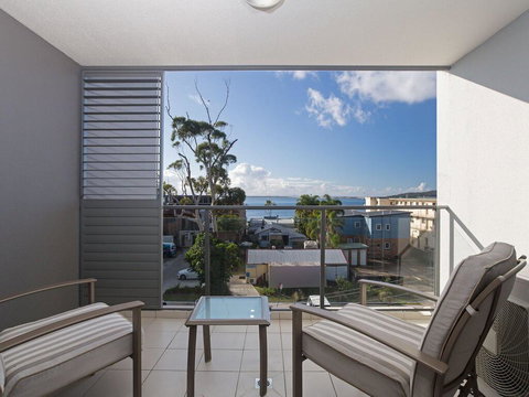 Unit 301 'The Shoal' 6-8 Bullecourt Street - Air Con, Walking To Local Shops & Beach - Accommodation in Surfers Paradise 0
