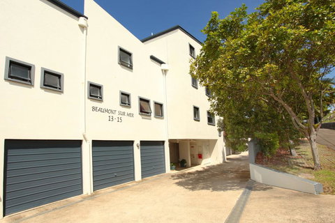 Unit 4, Beaumont Sur Mer, 13 - 15 Pacific Terrace Coolum Beach, 400 BOND, LINEN SUPPLIED - Accommodation in Surfers Paradise 2