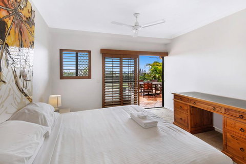 Unrivaled Ocean And City Views From Resort Style 3bed With Garden - Accommodation in Surfers Paradise 3