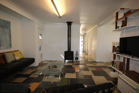 Up-cycle House Blackheath - Accommodation in Surfers Paradise 1