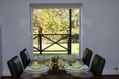 Upper Reach Spa Cottage - Accommodation in Surfers Paradise 2