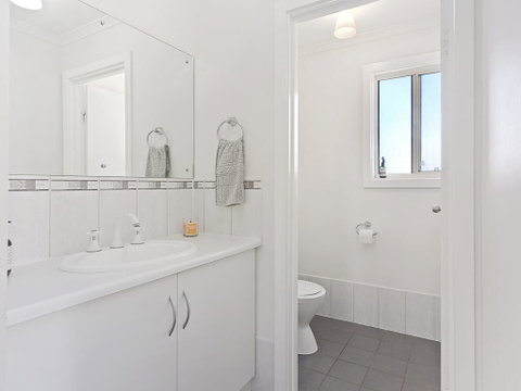 VALLEY VIEWS - 10 Valley Heights Drive - Accommodation in Surfers Paradise 1