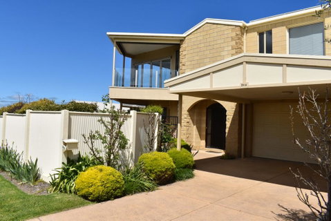VIEWS FOREVER - INVERLOCH - Accommodation in Surfers Paradise 0