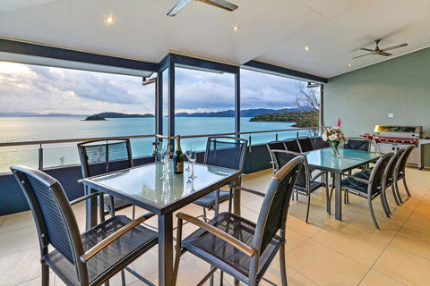 Villa 12 The Edge On Hamilton Island - Accommodation in Surfers Paradise 0