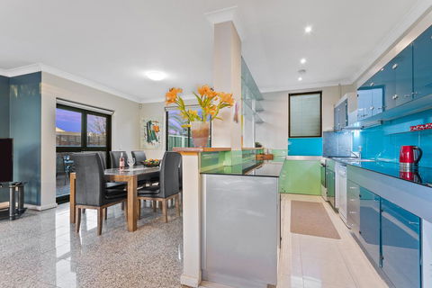 Villa De Marseilles - Melbourne - Accommodation in Surfers Paradise 2
