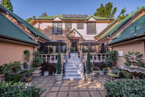 Villa Della Rosa Bed & Breakfast - Accommodation in Surfers Paradise 3