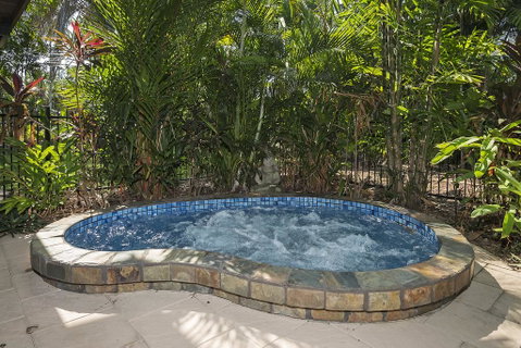 Villa Frangipani - Accommodation in Surfers Paradise 1