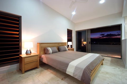 Villa One On Murphy - Luxury Holiday Villa - Accommodation in Surfers Paradise 2