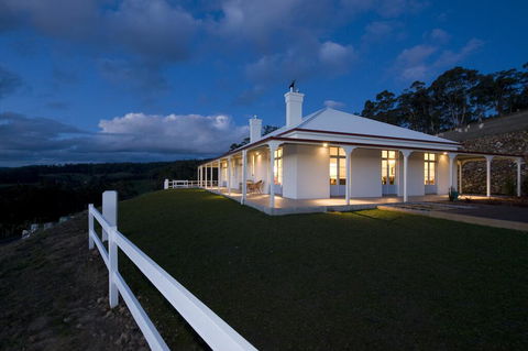 Villa Talia Tasmania - Accommodation in Surfers Paradise 1