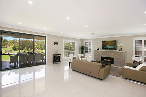 Vin De Vie - Accommodation in Surfers Paradise 2