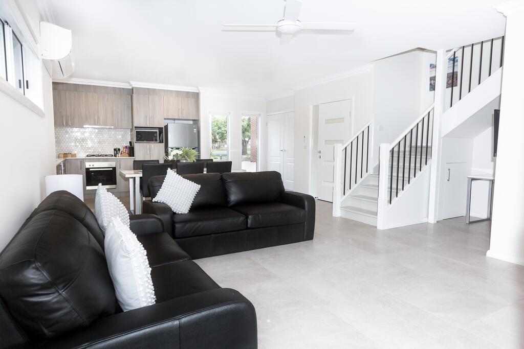 Wagga Wagga NSW Accommodation in Surfers Paradise