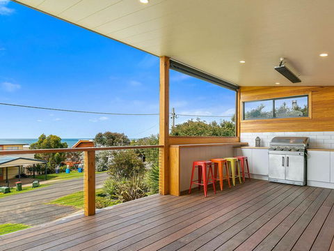 Waikiki Views - Accommodation in Surfers Paradise 3