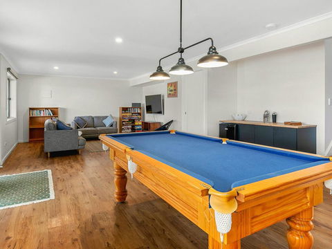Waikiki Views - Accommodation in Surfers Paradise 1