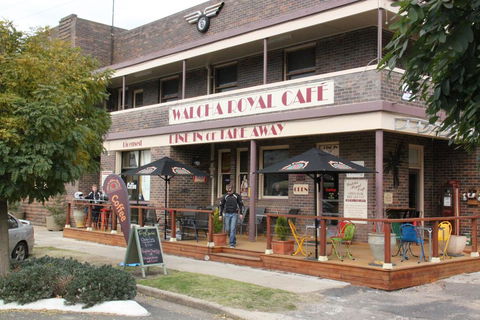 Walcha Royal Cafe & Accommodation - Accommodation in Surfers Paradise 0