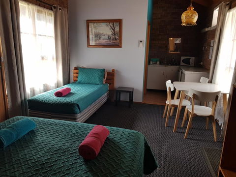 Walkabout Motel - Accommodation in Surfers Paradise 3