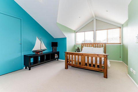 WALKIN' ON SUNSHINE - Accommodation in Surfers Paradise 2