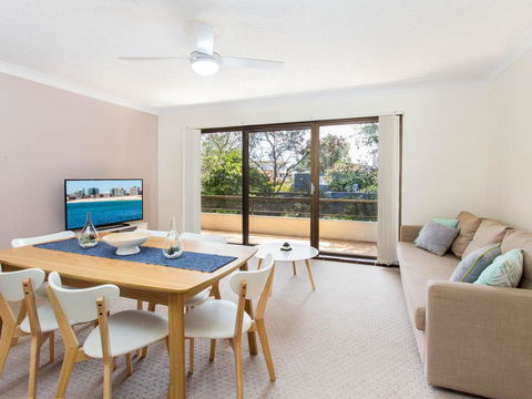 Wallis Court 5 - Accommodation in Surfers Paradise 0