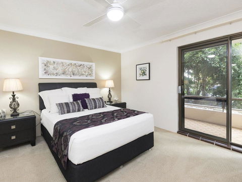 Wallis Court 6 - Accommodation in Surfers Paradise 2