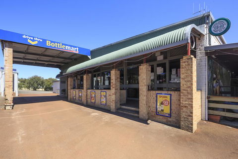 Walpole Hotel Motel - Accommodation in Surfers Paradise 2