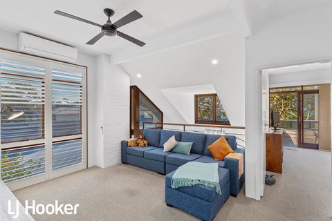 Wanda Waterview - Tranquil Treetop Surrounds - Accommodation in Surfers Paradise 2