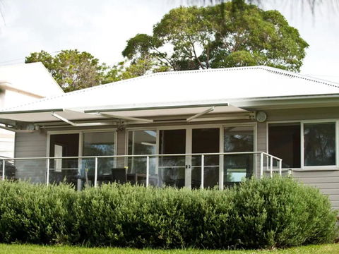 Wangi Lakehouse - Renovated Lake Macquarie Lakefront Location - Accommodation in Surfers Paradise 1