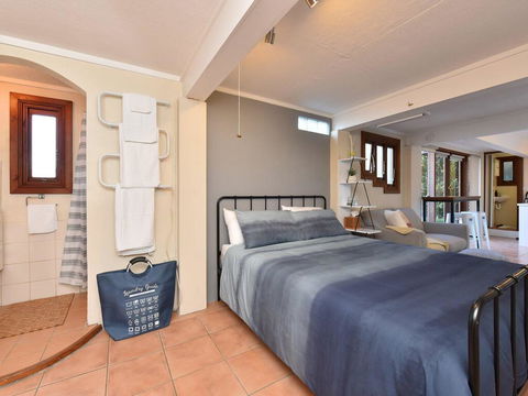 Wangi Waterfront Delight 1bdr Studio - Accommodation in Surfers Paradise 2