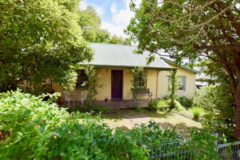 Waragil Cottage - Original Settler's Home - Accommodation in Surfers Paradise 0