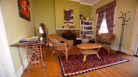 Waragil Cottage - Original Settler's Home - Accommodation in Surfers Paradise 2