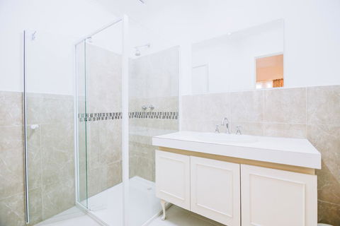 Warburton Lodge - Accommodation in Surfers Paradise 1