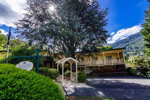 Warburton Lodge - Accommodation in Surfers Paradise 0
