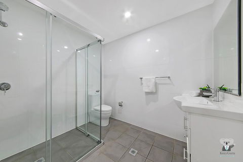 WARRICK FRAM 3 BEDS APT FREE PARKING WALK TO WESTFIELD CLOSE TO HOSPITAL NWF003 - Accommodation in Surfers Paradise 3