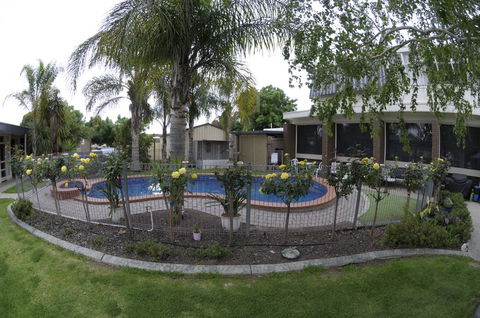 Warrina Motor Inn - Accommodation in Surfers Paradise 3
