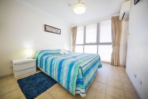 Warringa Surf Holiday Apartments - Accommodation in Surfers Paradise 1