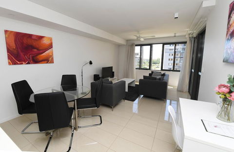 WATERFRONT DARWIN TROPICAL DELIGHT - Accommodation in Surfers Paradise 1
