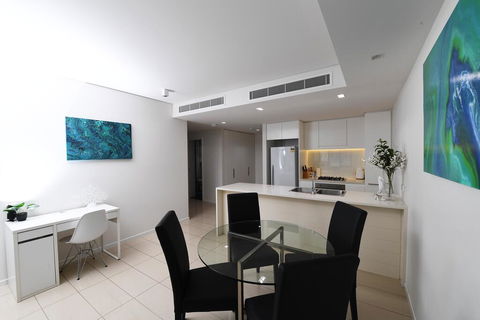 WATERFRONT DARWIN TROPICAL GEM - Accommodation in Surfers Paradise 1