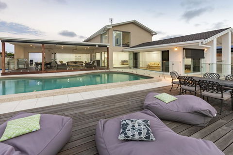 Waterfront Entertainer - Accommodation in Surfers Paradise 1