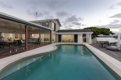 Waterfront Entertainer - Accommodation in Surfers Paradise 2
