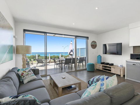 WATERFRONT SEVEN - In The Heart Of Lorne - Accommodation in Surfers Paradise 3