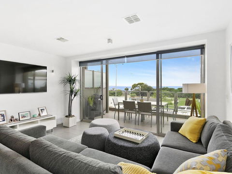 WATERFRONT TWO - Position Perfect , , , NEW LISTING 2019, , ,  - Accommodation in Surfers Paradise 0