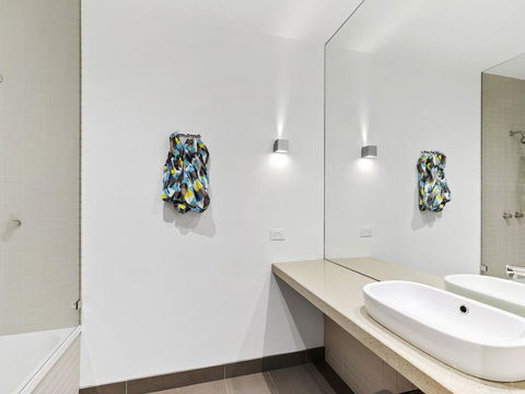 WATERFRONT TWO - Position Perfect , , , NEW LISTING 2019, , ,  - Accommodation in Surfers Paradise 3