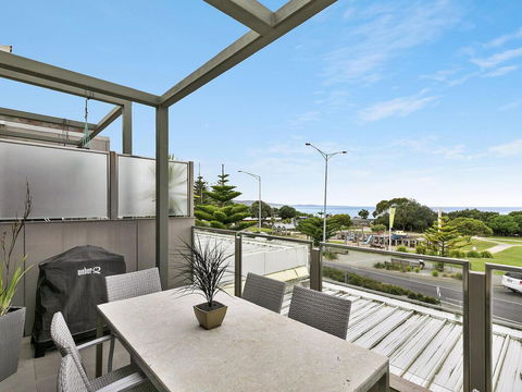 WATERFRONT TWO - Position Perfect , , , NEW LISTING 2019, , ,  - Accommodation in Surfers Paradise 1