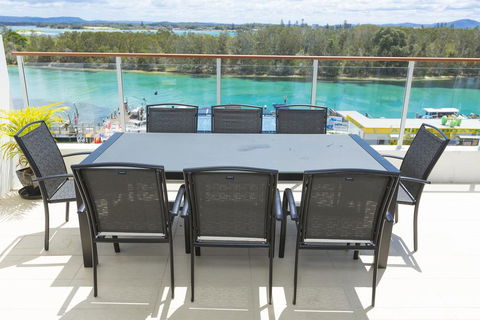 Waterline Penthouse 304 - Accommodation in Surfers Paradise 1