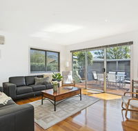 Bask at The Glade - Rejuvenate Stays - Accommodation in Surfers Paradise