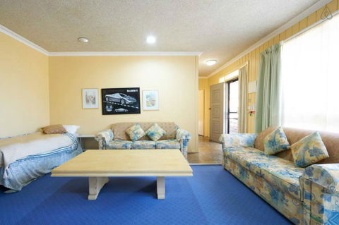 Cottages For Two - Accommodation in Surfers Paradise 5