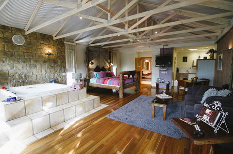 Ditto Daddy's - Accommodation in Surfers Paradise 7