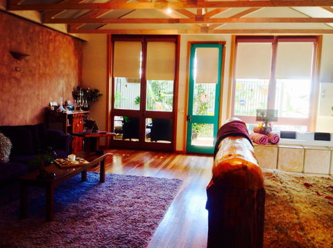 Ditto Daddy's - Accommodation in Surfers Paradise 5
