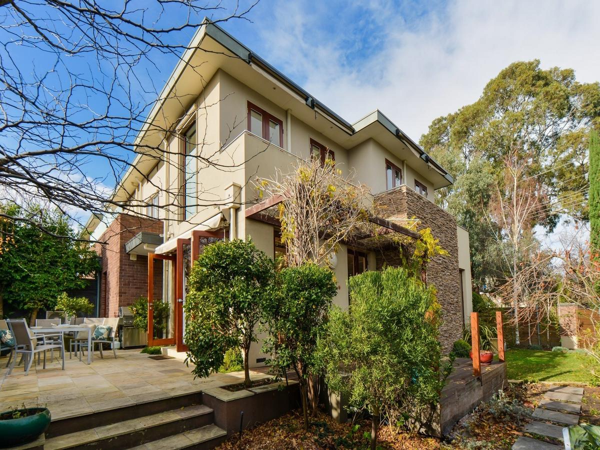 Tooronga VIC Accommodation in Surfers Paradise