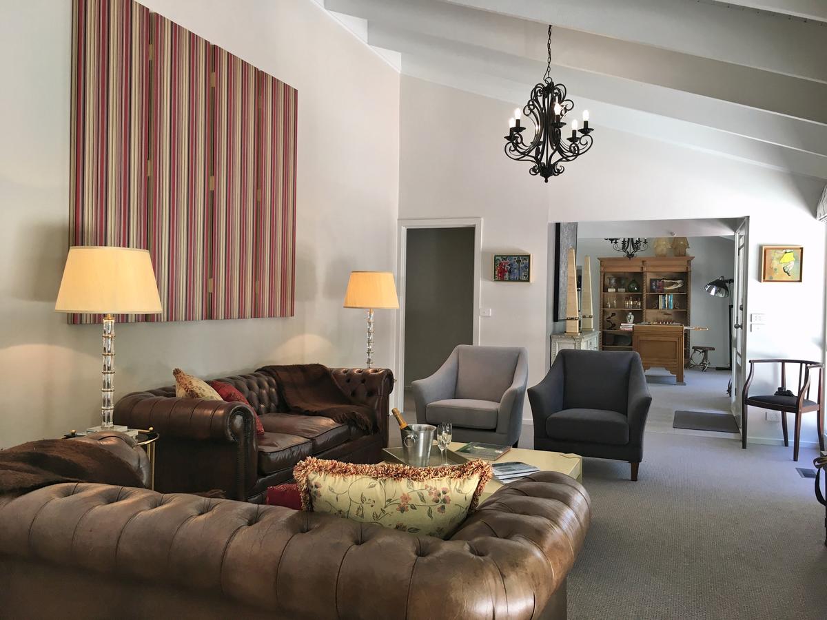 Woodend VIC Accommodation in Surfers Paradise