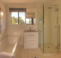 Dolphin Waters - Accommodation in Surfers Paradise
