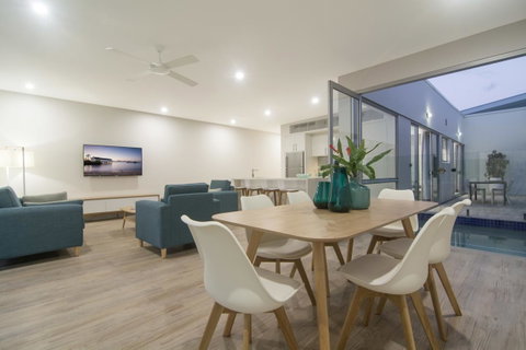Pool Resort Port Douglas - Accommodation in Surfers Paradise 37